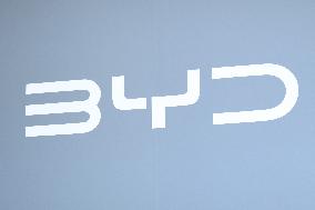 BYD (China) Signboard and Logo